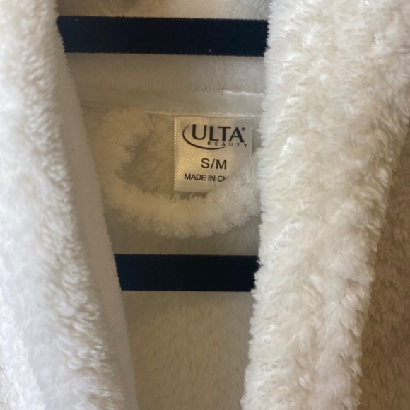 Ulta Bath Robe - Picture 3 of 3